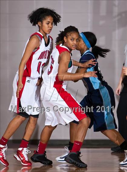 Thumbnail 3 in Alief Elsik vs North Shore (Region III 5A Final) photogallery.