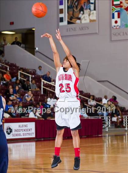 Thumbnail 1 in Alief Elsik vs North Shore (Region III 5A Final) photogallery.