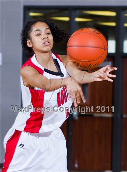 Thumbnail 1 in Alief Elsik vs North Shore (Region III 5A Final) photogallery.