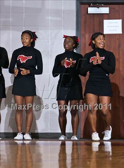 Thumbnail 1 in Alief Elsik vs North Shore (Region III 5A Final) photogallery.