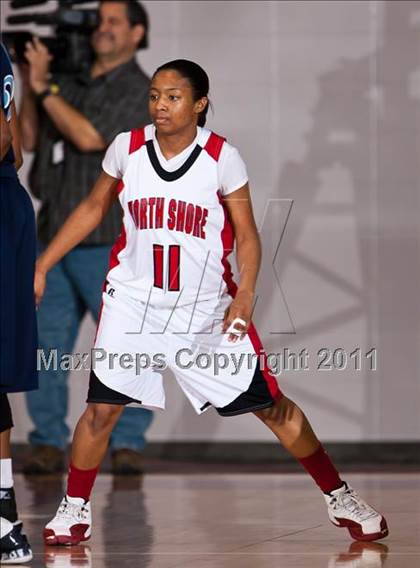 Thumbnail 2 in Alief Elsik vs North Shore (Region III 5A Final) photogallery.