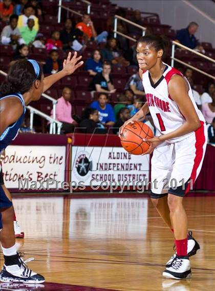 Thumbnail 1 in Alief Elsik vs North Shore (Region III 5A Final) photogallery.