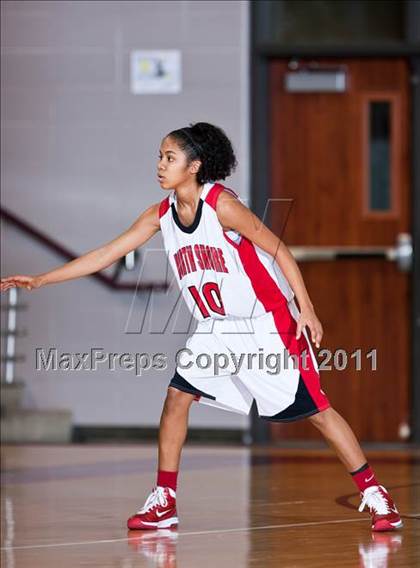 Thumbnail 3 in Alief Elsik vs North Shore (Region III 5A Final) photogallery.