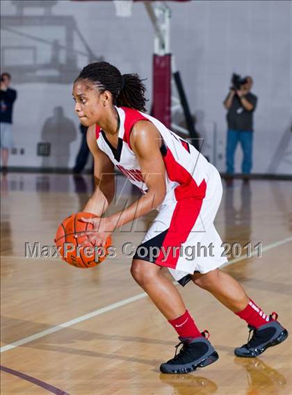 Thumbnail 3 in Alief Elsik vs North Shore (Region III 5A Final) photogallery.