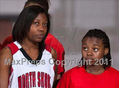 Thumbnail 3 in Alief Elsik vs North Shore (Region III 5A Final) photogallery.