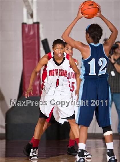 Thumbnail 3 in Alief Elsik vs North Shore (Region III 5A Final) photogallery.