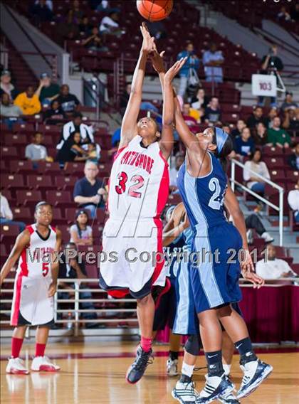Thumbnail 2 in Alief Elsik vs North Shore (Region III 5A Final) photogallery.