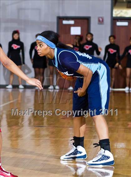 Thumbnail 2 in Alief Elsik vs North Shore (Region III 5A Final) photogallery.