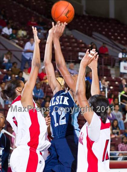 Thumbnail 1 in Alief Elsik vs North Shore (Region III 5A Final) photogallery.