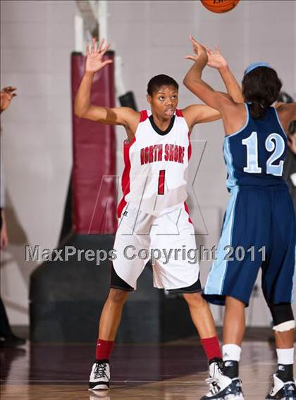 Thumbnail 1 in Alief Elsik vs North Shore (Region III 5A Final) photogallery.