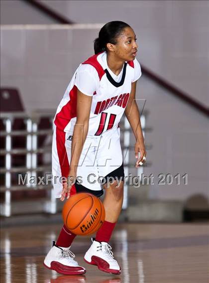 Thumbnail 3 in Alief Elsik vs North Shore (Region III 5A Final) photogallery.