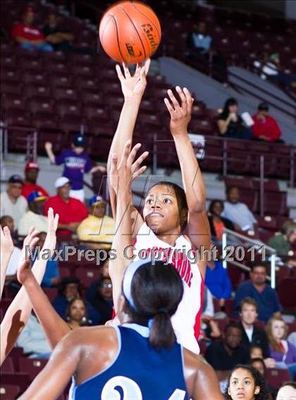 Thumbnail 3 in Alief Elsik vs North Shore (Region III 5A Final) photogallery.