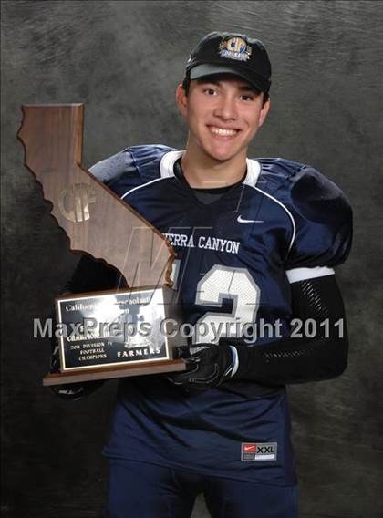 Thumbnail 1 in Sierra Canyon (CIF State Small Schools Awards) photogallery.