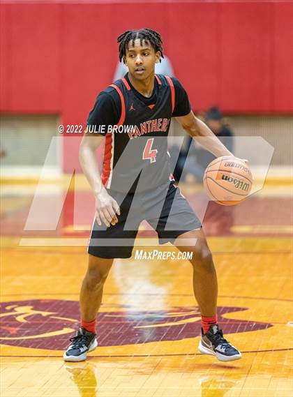 Thumbnail 2 in North Central vs. Cathedral (IHSAA 4A Sectional Rd 2) photogallery.