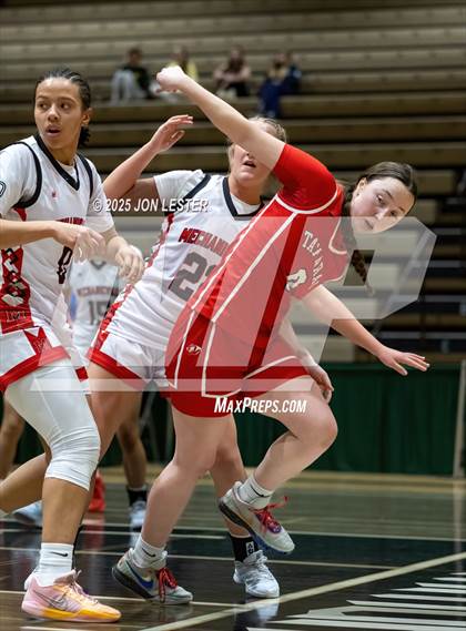 Thumbnail 1 in Tamarac vs. Mechanicville (NYSPHSAA Section 2 Class B Semi Finals) photogallery.