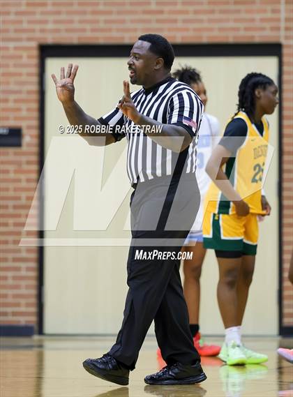 Thumbnail 3 in Wylie East vs. DeSoto (UIL 6A DII Area Playoff) photogallery.