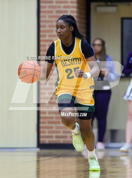 Thumbnail 3 in Wylie East vs. DeSoto (UIL 6A DII Area Playoff) photogallery.