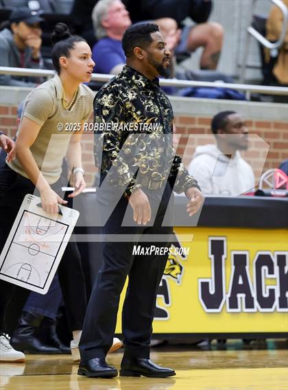 Thumbnail 2 in Wylie East vs. DeSoto (UIL 6A DII Area Playoff) photogallery.