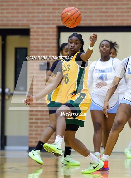 Thumbnail 1 in Wylie East vs. DeSoto (UIL 6A DII Area Playoff) photogallery.
