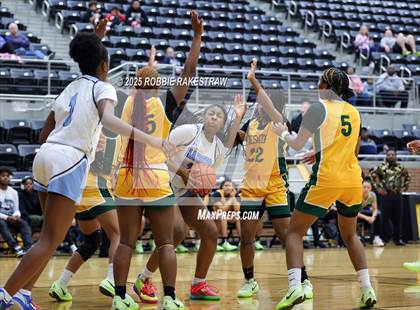 Thumbnail 2 in Wylie East vs. DeSoto (UIL 6A DII Area Playoff) photogallery.