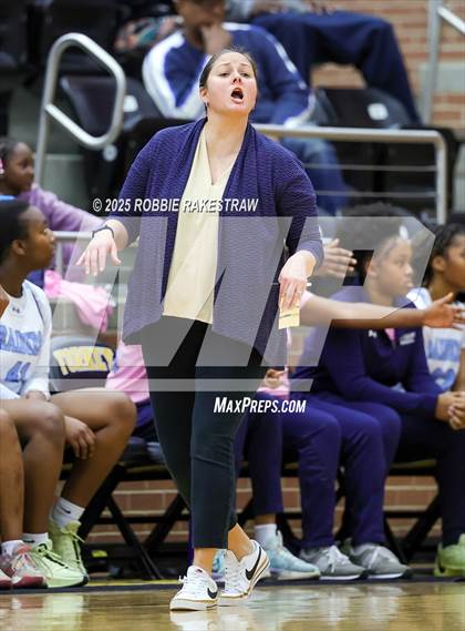 Thumbnail 2 in Wylie East vs. DeSoto (UIL 6A DII Area Playoff) photogallery.
