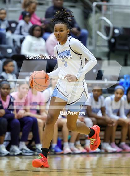 Thumbnail 2 in Wylie East vs. DeSoto (UIL 6A DII Area Playoff) photogallery.