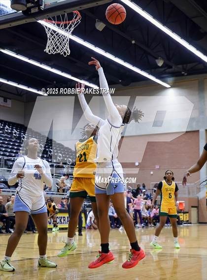 Thumbnail 1 in Wylie East vs. DeSoto (UIL 6A DII Area Playoff) photogallery.