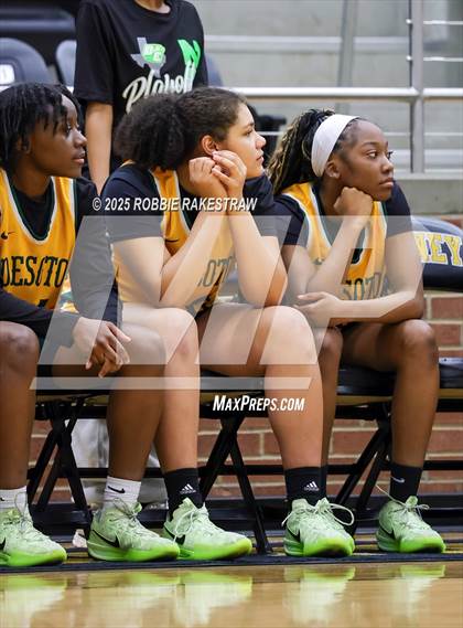 Thumbnail 1 in Wylie East vs. DeSoto (UIL 6A DII Area Playoff) photogallery.