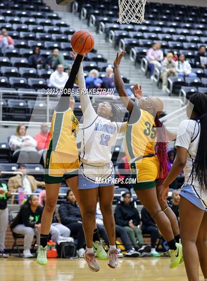 Thumbnail 3 in Wylie East vs. DeSoto (UIL 6A DII Area Playoff) photogallery.
