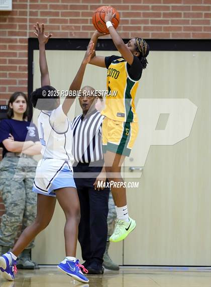 Thumbnail 3 in Wylie East vs. DeSoto (UIL 6A DII Area Playoff) photogallery.