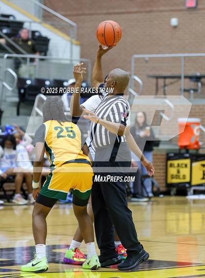 Thumbnail 3 in Wylie East vs. DeSoto (UIL 6A DII Area Playoff) photogallery.