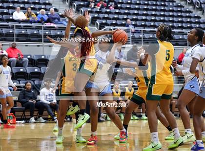 Thumbnail 2 in Wylie East vs. DeSoto (UIL 6A DII Area Playoff) photogallery.