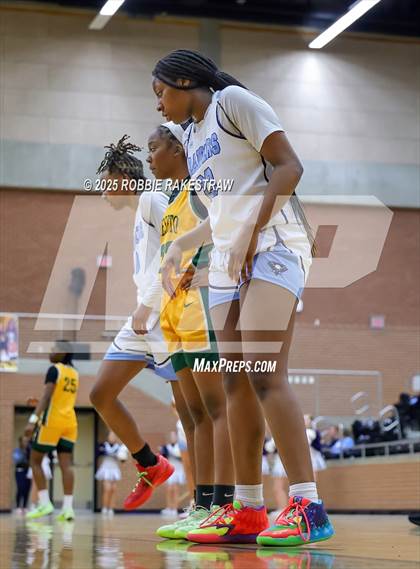 Thumbnail 3 in Wylie East vs. DeSoto (UIL 6A DII Area Playoff) photogallery.