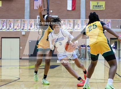 Thumbnail 2 in Wylie East vs. DeSoto (UIL 6A DII Area Playoff) photogallery.