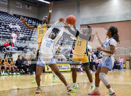Thumbnail 1 in Wylie East vs. DeSoto (UIL 6A DII Area Playoff) photogallery.