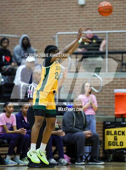 Thumbnail 2 in Wylie East vs. DeSoto (UIL 6A DII Area Playoff) photogallery.