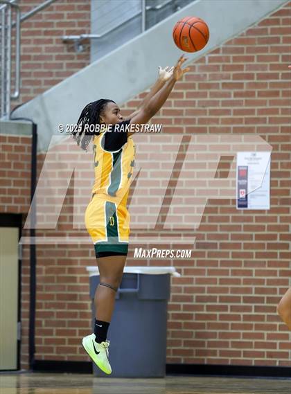 Thumbnail 2 in Wylie East vs. DeSoto (UIL 6A DII Area Playoff) photogallery.