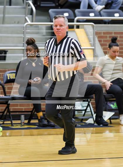 Thumbnail 1 in Wylie East vs. DeSoto (UIL 6A DII Area Playoff) photogallery.
