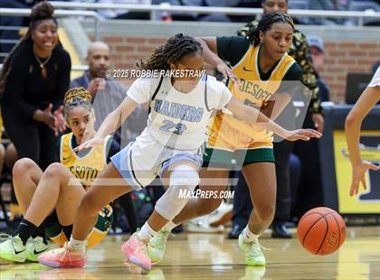 Thumbnail 3 in Wylie East vs. DeSoto (UIL 6A DII Area Playoff) photogallery.
