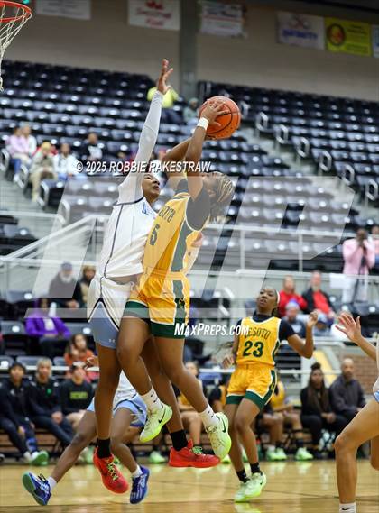 Thumbnail 3 in Wylie East vs. DeSoto (UIL 6A DII Area Playoff) photogallery.