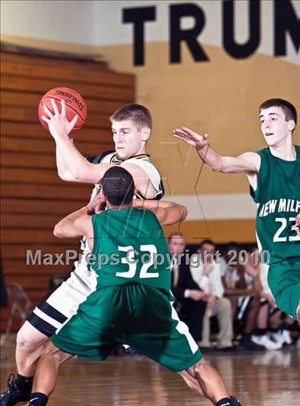 Thumbnail 2 in New Milford at Trumbull  (CIAC Class LL 1st Round) photogallery.