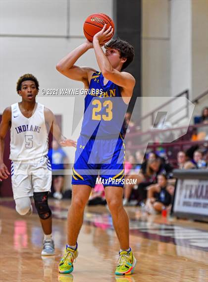Thumbnail 3 in Lipan vs Douglass (Tenaha Holiday Hoops Classic) photogallery.