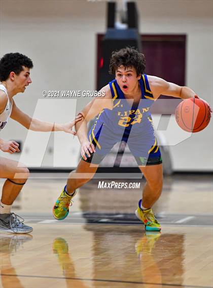 Thumbnail 1 in Lipan vs Douglass (Tenaha Holiday Hoops Classic) photogallery.