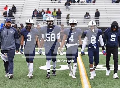 Thumbnail 2 in MacArthur @ Hillcrest (IHSA Class 5A 2nd Round Playoff) photogallery.