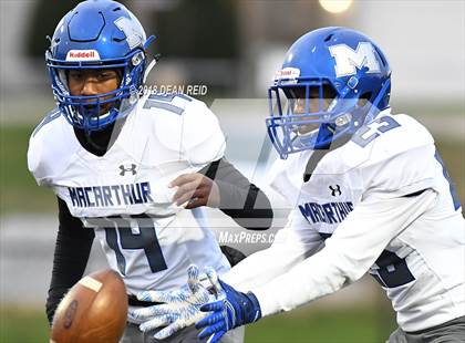 Thumbnail 3 in MacArthur @ Hillcrest (IHSA Class 5A 2nd Round Playoff) photogallery.