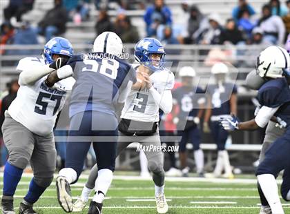 Thumbnail 2 in MacArthur @ Hillcrest (IHSA Class 5A 2nd Round Playoff) photogallery.