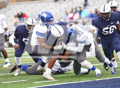 Thumbnail 1 in MacArthur @ Hillcrest (IHSA Class 5A 2nd Round Playoff) photogallery.