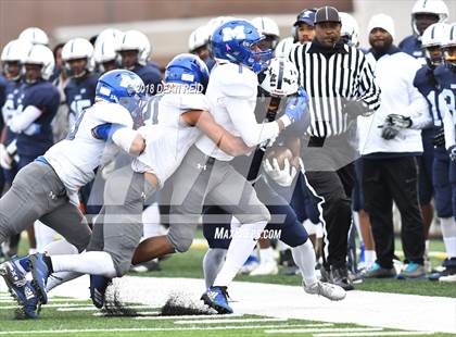 Thumbnail 3 in MacArthur @ Hillcrest (IHSA Class 5A 2nd Round Playoff) photogallery.