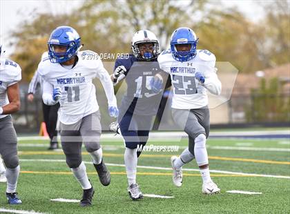 Thumbnail 3 in MacArthur @ Hillcrest (IHSA Class 5A 2nd Round Playoff) photogallery.