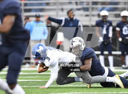 Thumbnail 3 in MacArthur @ Hillcrest (IHSA Class 5A 2nd Round Playoff) photogallery.